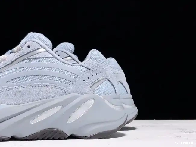 Blue FV8424 Adidas 700 Hospital Boost Yeezy v2 0611